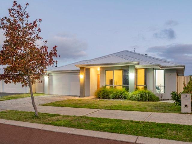 Big home, Large Block and Close to Everything