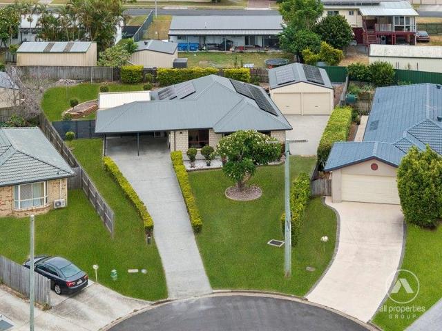 Big on Space, Big on Features The Ultimate Family Entertainer on 1017sqm with a 10m x 6m Shed the one for the families !