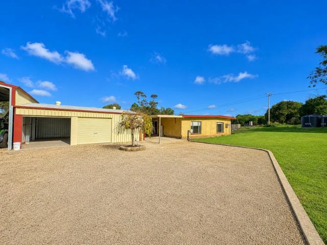Big on Space, Big on Lifestyle Fully Renovated Rural Rental