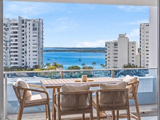 BIG ON SPACE, BIG ON VIEWS, LOW IN PRICE BRILLIANT BROADWATER LOCATION