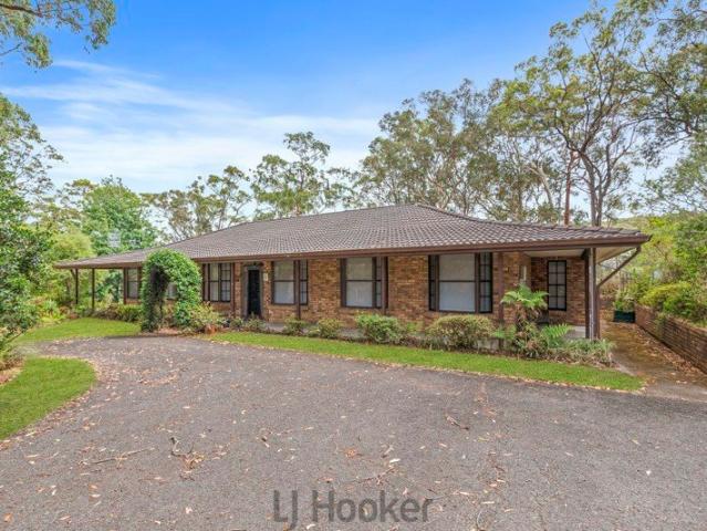 Big on Space! Five Bedrooms, Double Garage & Huge Workshop