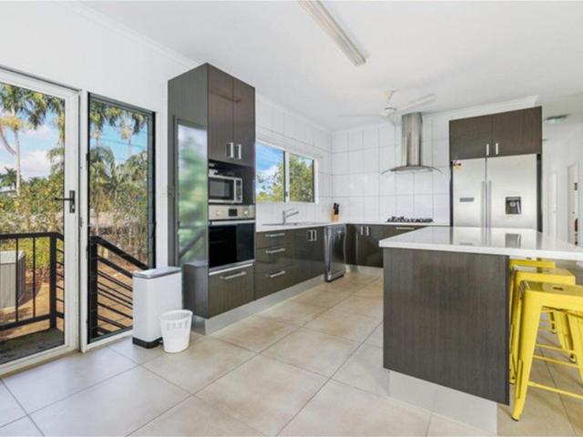Big on Space, Parking & Convenience Your Next Home in Moulden