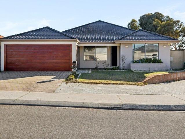 Move Straight In Vacant & Ready for Its Next Chapter