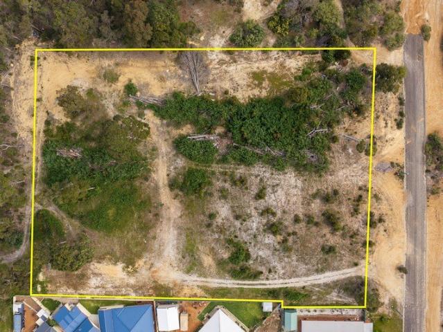 BIG LAND. EXCITING POSSIBILITIES. A LOCATION THAT DELIVERS!
