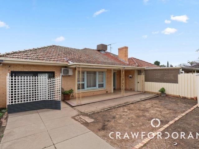 Big Land, Solid Bones and a Studio Twist, 7km from the CBD