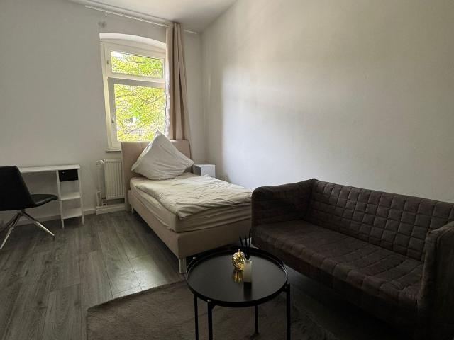 Big Modern & elegant serviced apartment in a central location Essen, Essen Amsterdam Apartments for Rent