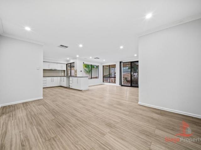 BIG MODERN FAMILY HOME WITH MULTIPLE LIVING AREAS!