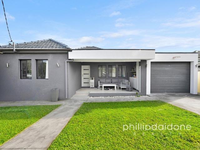 BIG MODERN HOME + GRANNY FLAT.