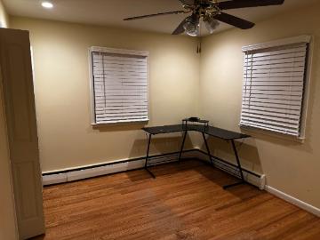 Fairfax County, Virginia, USA - Equipped kitchen