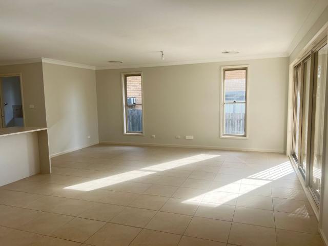 Big Spacious 6 Bedrooms Home for Big Family !