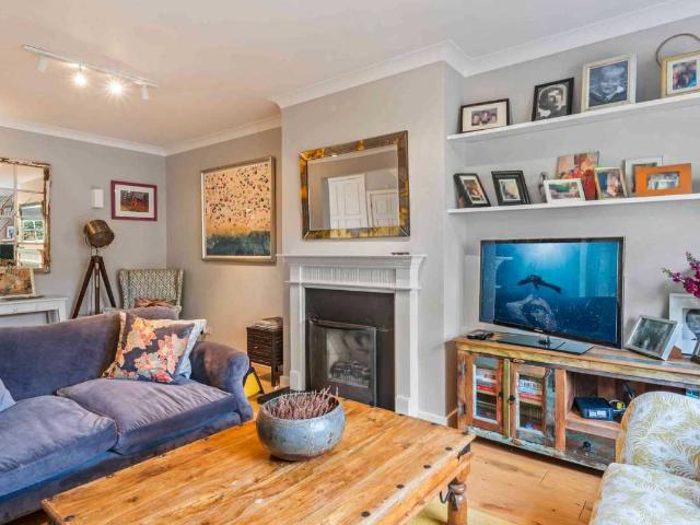 Big Wimbledon Village 3 level house with large garden