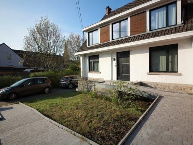 Big Villa close to Google, Shape, Mons and all facilities