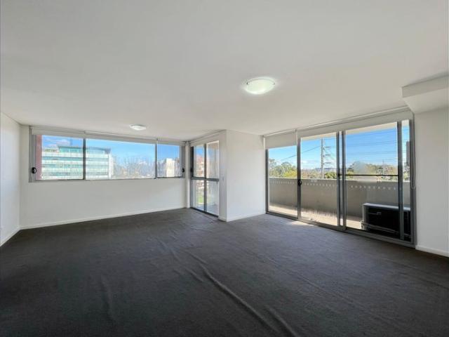 Bigger Size Apartment Close to Everything! Do Not Miss Out!