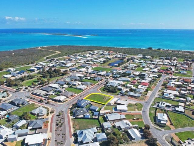 Biggest IS Best 1,269sqm of Coastal Opportunity