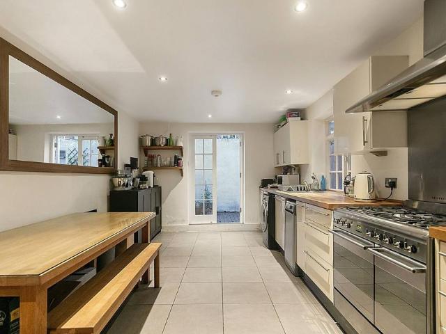 Biggs Row, London, SW15 1DH, United Kingdom | 4 bed house for rent #136443825 | Rentberry