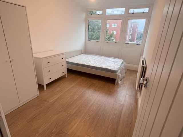 Bigland Street, London E1, 4 bed flat to rent, £3,400 pcm | PrimeLocation