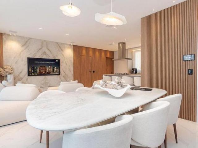 Bigorrilho Apart. 3 suites sala ampla excelente padrão 134,77m² privativos