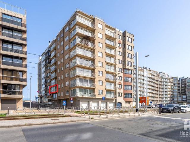 Bijzonder ruim 2 slpk. appartement met zijdelings zeezicht