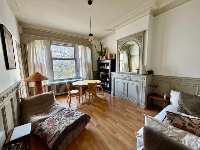 Bij St. Pietersstation: gezellig appartement