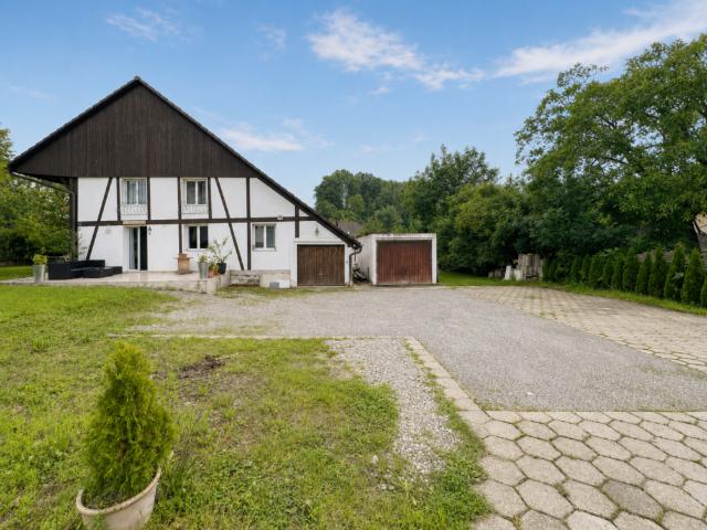 Bijou mit ausgebauter und fertiggestellter Wohnung
