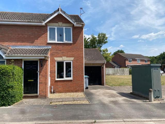 Bilton Close, Newark NG24 2 bed semi detached house to rent £895 pcm £207 pw