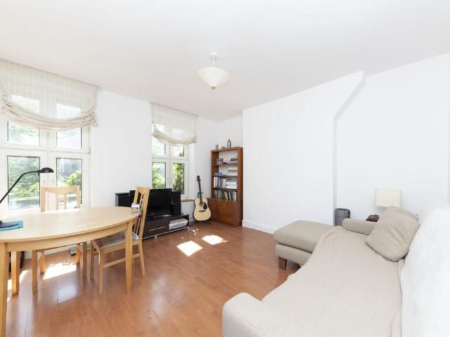 Bilton House, SW8 2 bed flat to rent £2,150 pcm £496 pw
