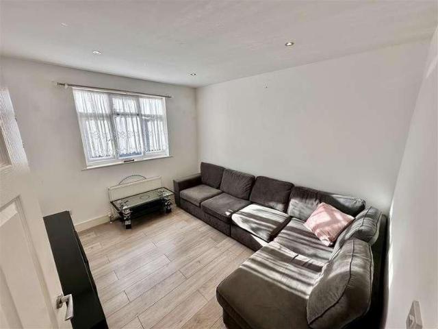 Bilton Road, Perivale, Greenford, UB6