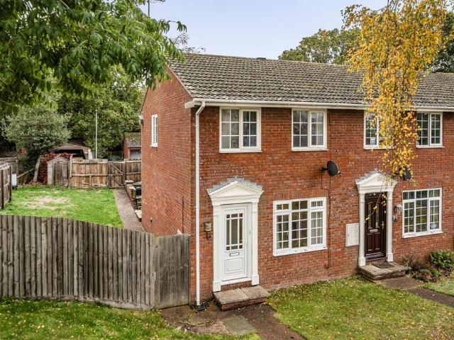 Bilbie Close, Cullompton 3 bed end of terrace house to rent £1,250 pcm £288 pw