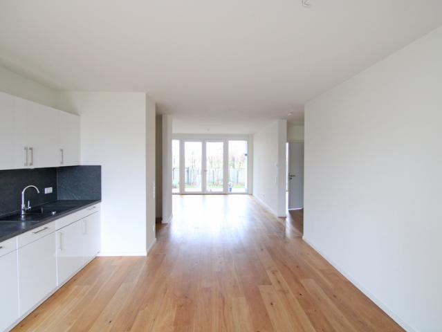 Bildschöne, modernisierte Altbauwohnung mit Parkett, EBK und 2 Balkonen!