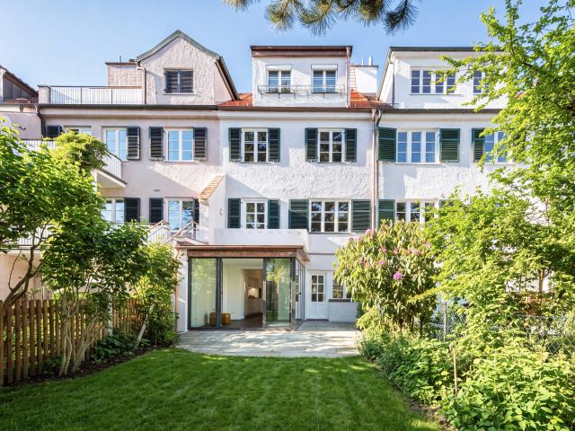 Bildschönes, 2021 hochwertig saniertes Stadthaus von 1911 über 229 m²