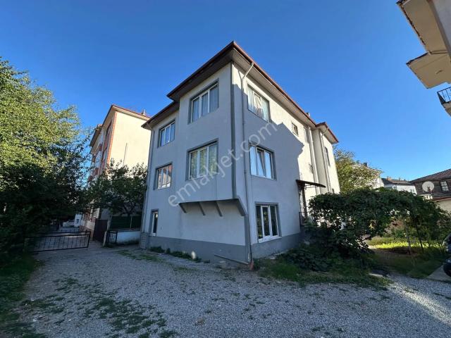 Bilgin Emlaktan Merkezde Uygun Fiyatlı 2+0 Kiralık Daire
