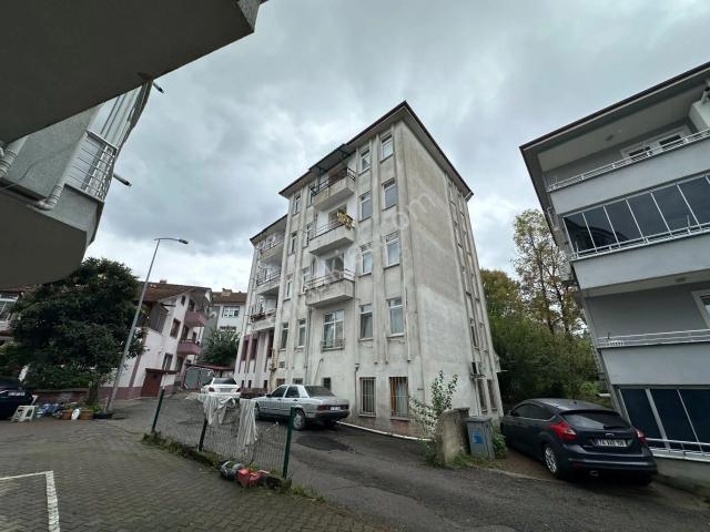 Bilgin Emlaktan Merkezin Göbeğinde Geniş Kullanışlı Satılık 2+1 Daire