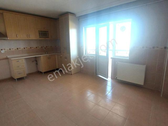 Bilişim Koleji Yakını Vadi Sitesinde 3+1 Kilerli Kiralık Daire
