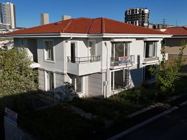 Bilkent 3 yanı Beytepe'de 4+2 İleri Natamam Satılık Villa