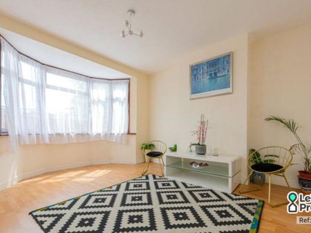 Billet Road, Billet Road, London, Greater London E17, 3 bed flat to rent, £2,350 pcm | PrimeLocation