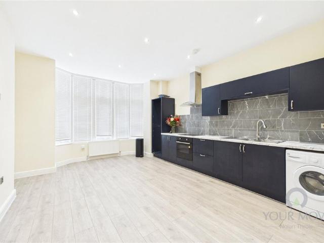 Billing Road, Northamptonshire NN1 1 bed flat to rent £1,050 pcm £242 pw