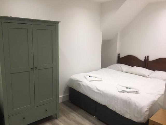 Bills Inc Furnished Studio flat with Pvt Entrance