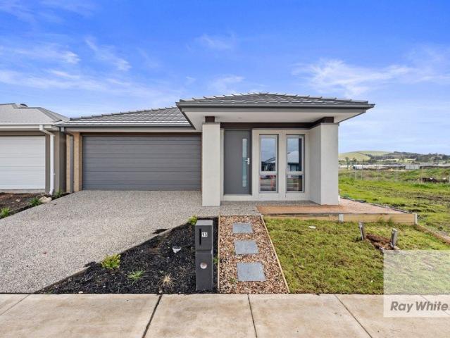 BILLS INCLUDED, SELF CONTAINED ROOM IN HEART OF BEVERIDGE