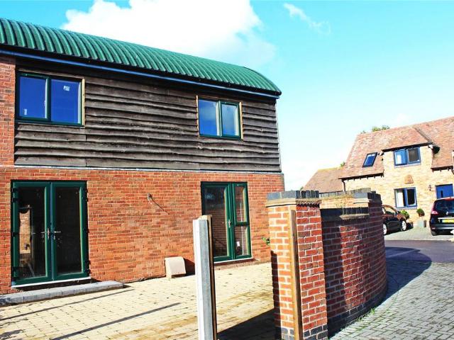 Bills Lane, Haslucks Green, B90 2PN, United Kingdom | 4 bed house for rent #138694917 | Rentberry