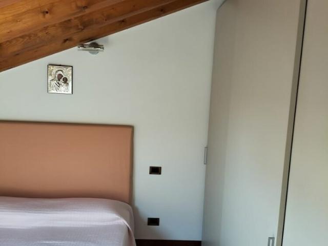 BILO ARREDATO CON TERRAZZINO – Il Borgo Immobiliare
