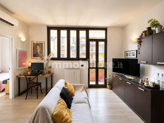 Bilocale V.le Col di Lana, 6a, Corso San Gottardo, Milano
