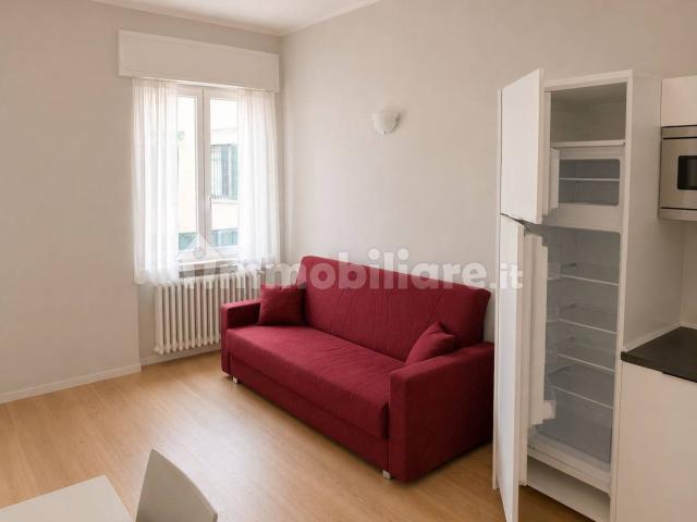 Bilocale via Col Moschin 11, Corso San Gottardo, Milano