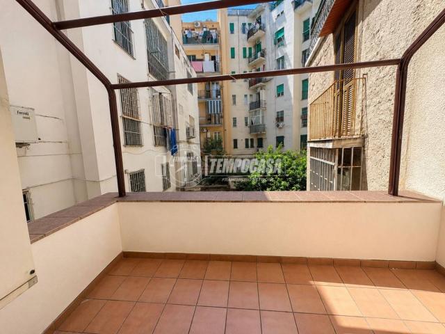 Bilocale via Confalone 21, Arenella, Napoli