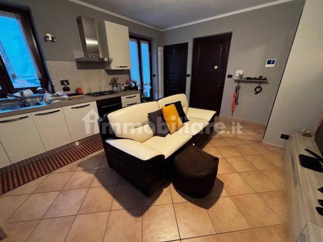Bilocale via Confraternita 32, Centro, Bagnolo Piemonte