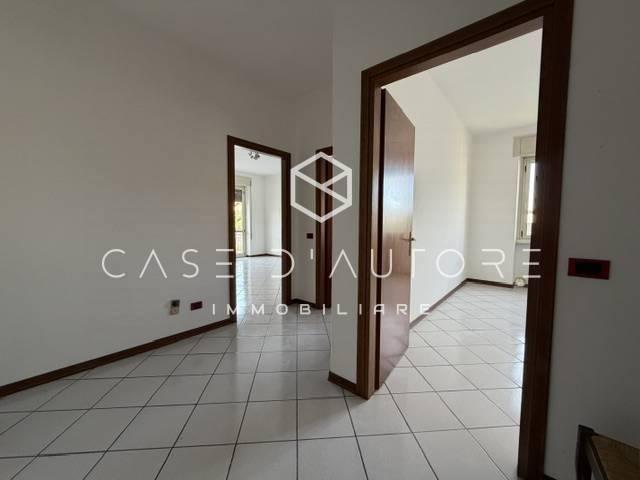 Bilocale via Cornelio Rovera 38, Gavirate