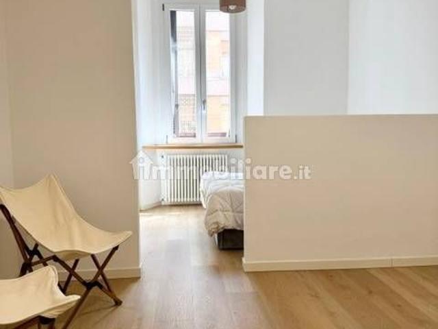 Bilocale via Costanza 4, Washington, Milano