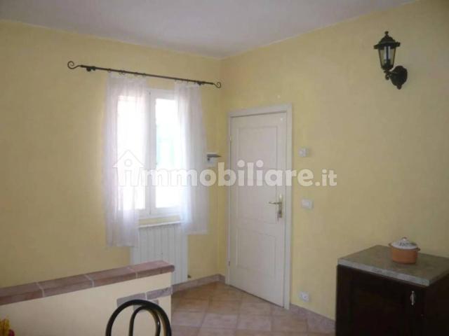 Bilocale via Caffaggio, Centro, Ameglia