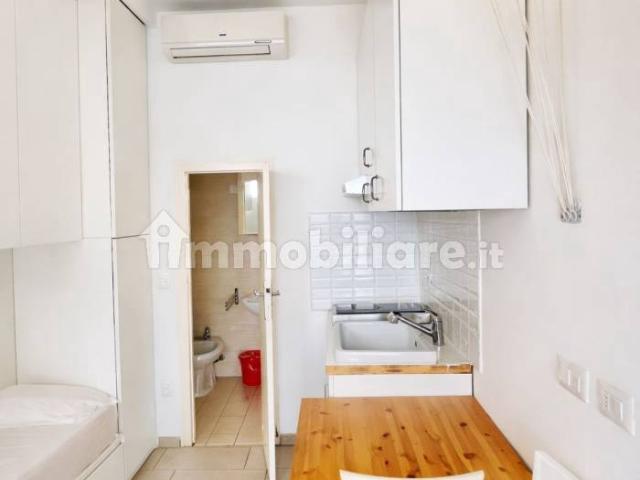 Bilocale via Carroccio 10, Corso Genova, Milano