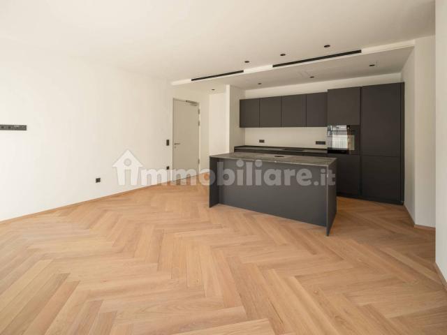 Bilocale via Cassa di Risparmio 2, Centro, Merano
