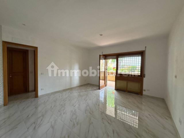 Bilocale via Cassia 907, Tomba di Nerone, Roma